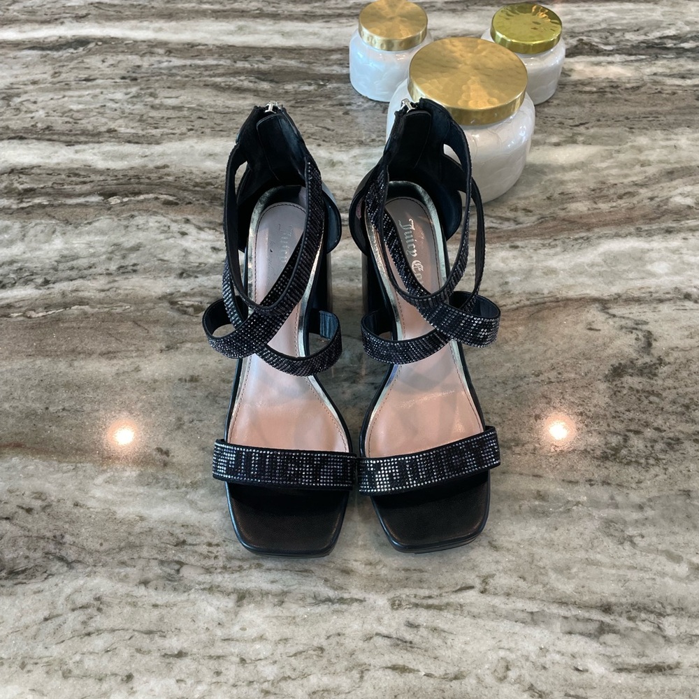 🔥Juicy couture black glistening pumps size 8